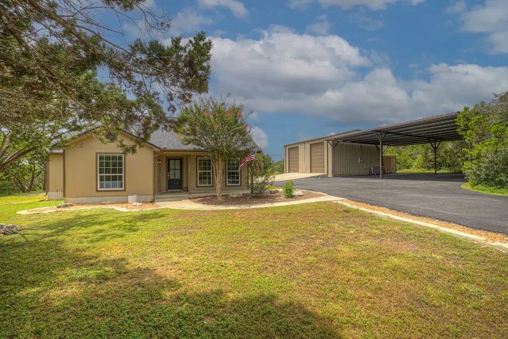 1100 Yaupon Drive, Fischer
