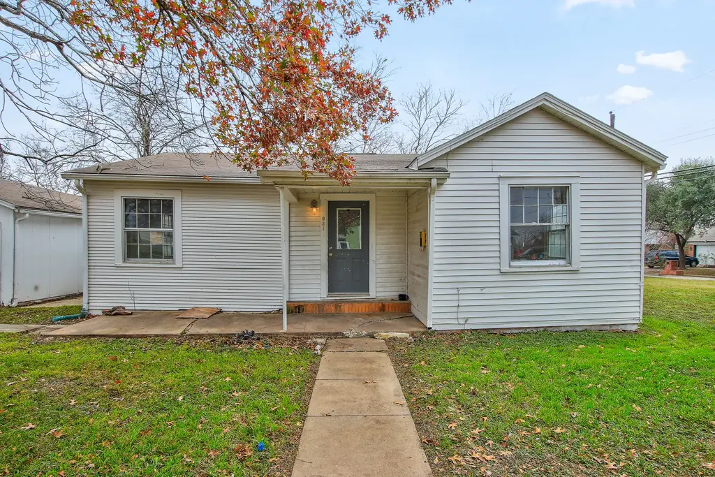 921 W 5th Street, Taylor