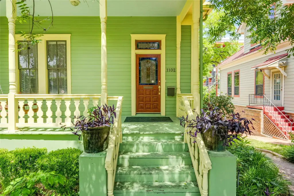 1102 West Avenue 100, Austin