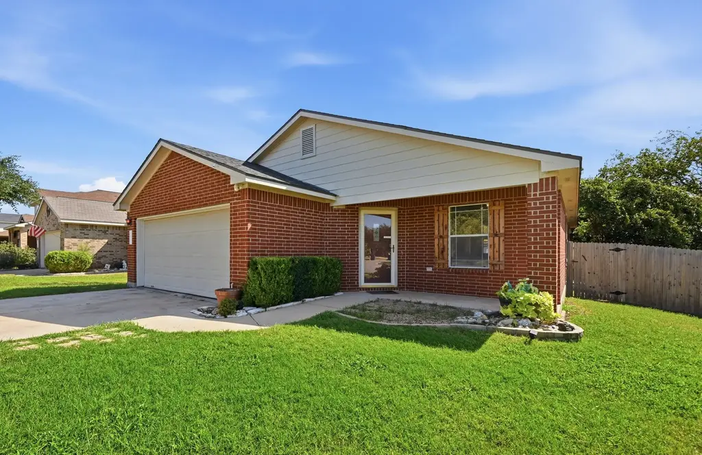 516 Emma Rose Trail, Leander