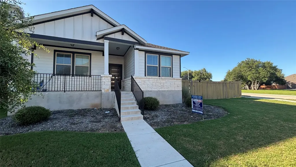 1021 Kerrwood Way, Leander