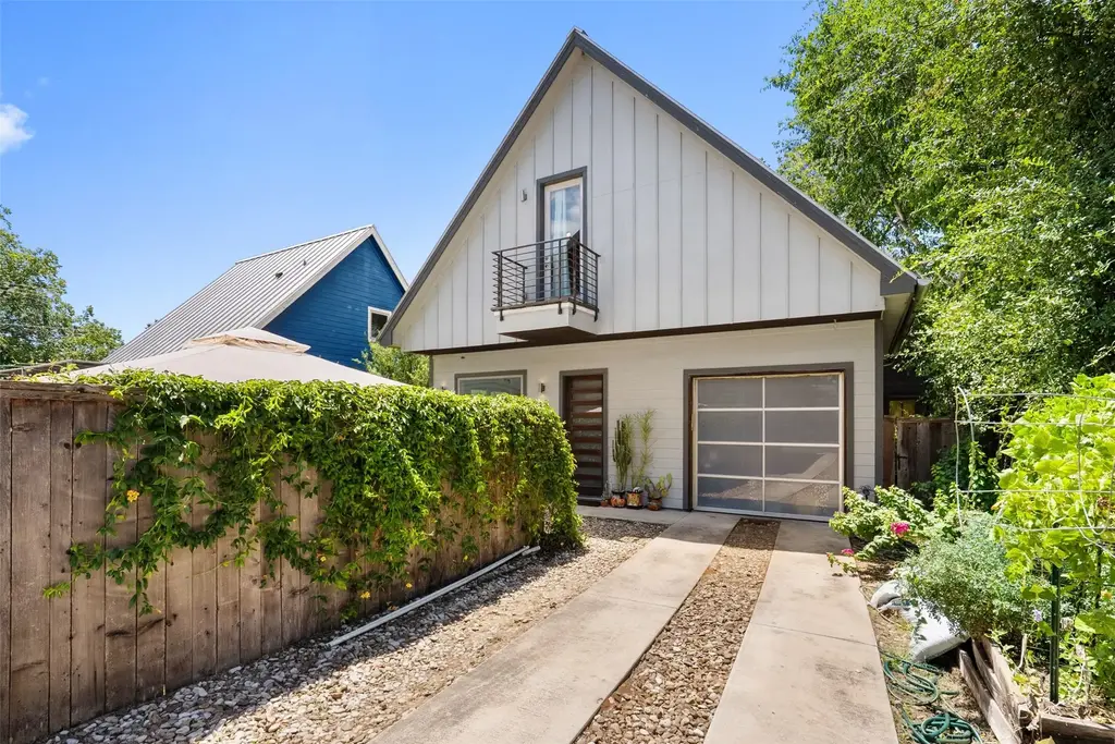 902 Calle Limon Road B, Austin