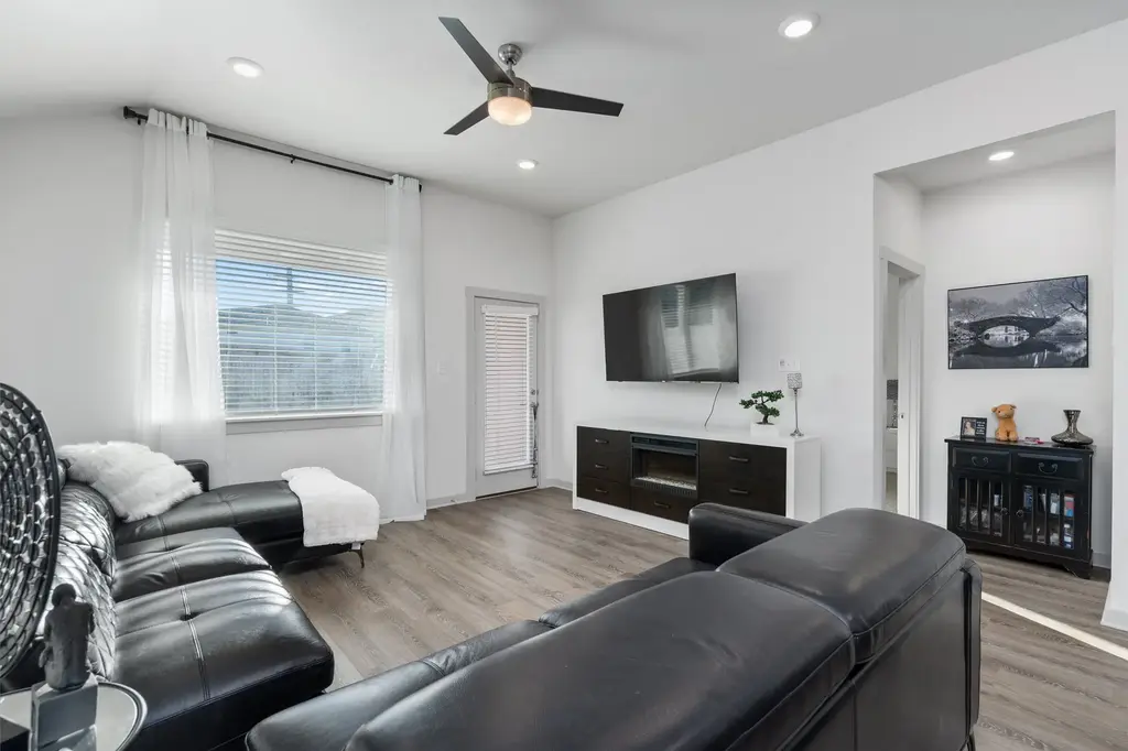 120 Scarborough Way, San Marcos
