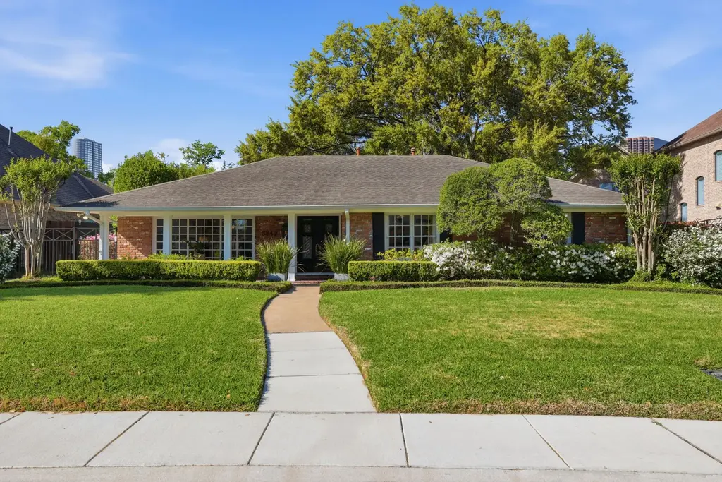 5642 Ella Lee Lane, Houston