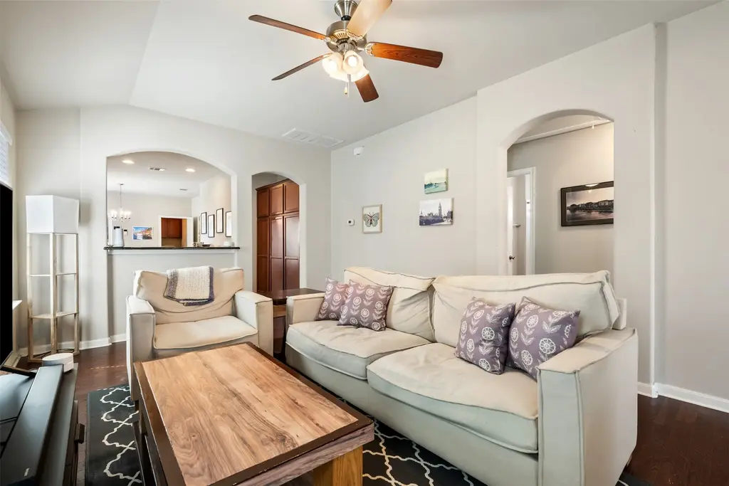 924 Lost Pines Lane, Cedar Park