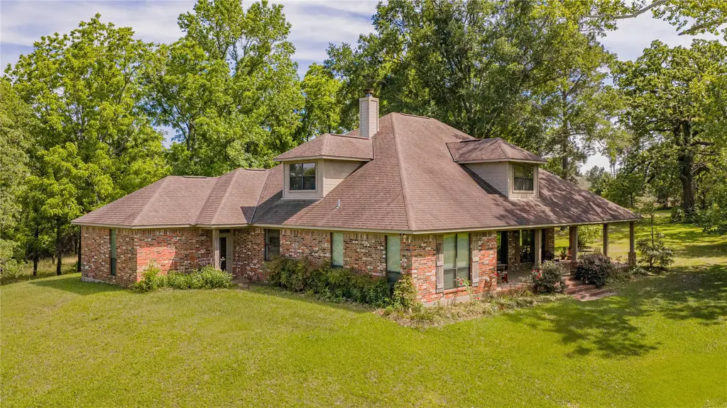 1655 County Road 1627 Road, Linden