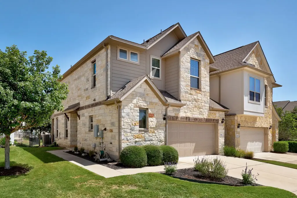 2105 Town Centre Drive 44, Round Rock