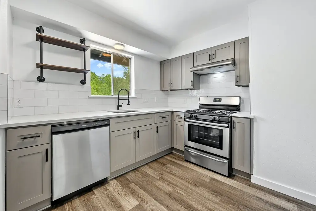 1706 Elmhurst Drive B, Austin
