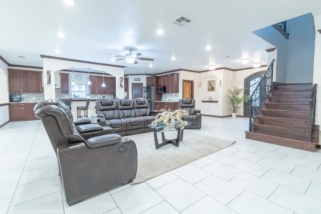 319 Lonesome Dove Drive, Cedar Creek