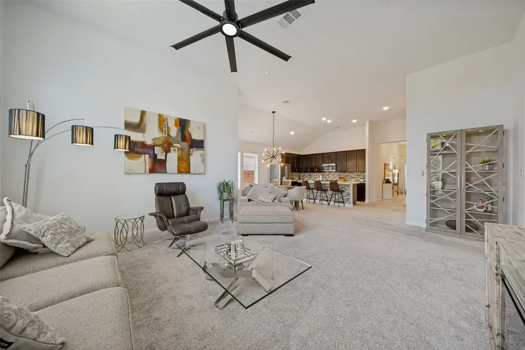 6136 Teodoro Bend, Round Rock