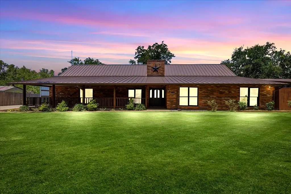 154 Shoreline Drive, Bastrop