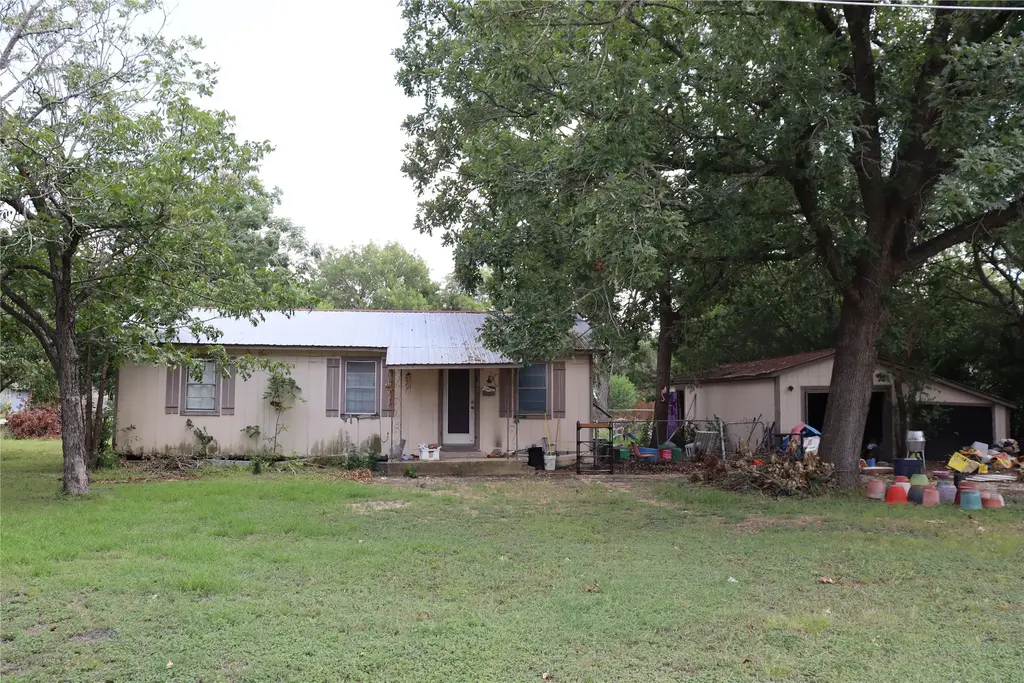 706 W Live Oak Street, Lockhart