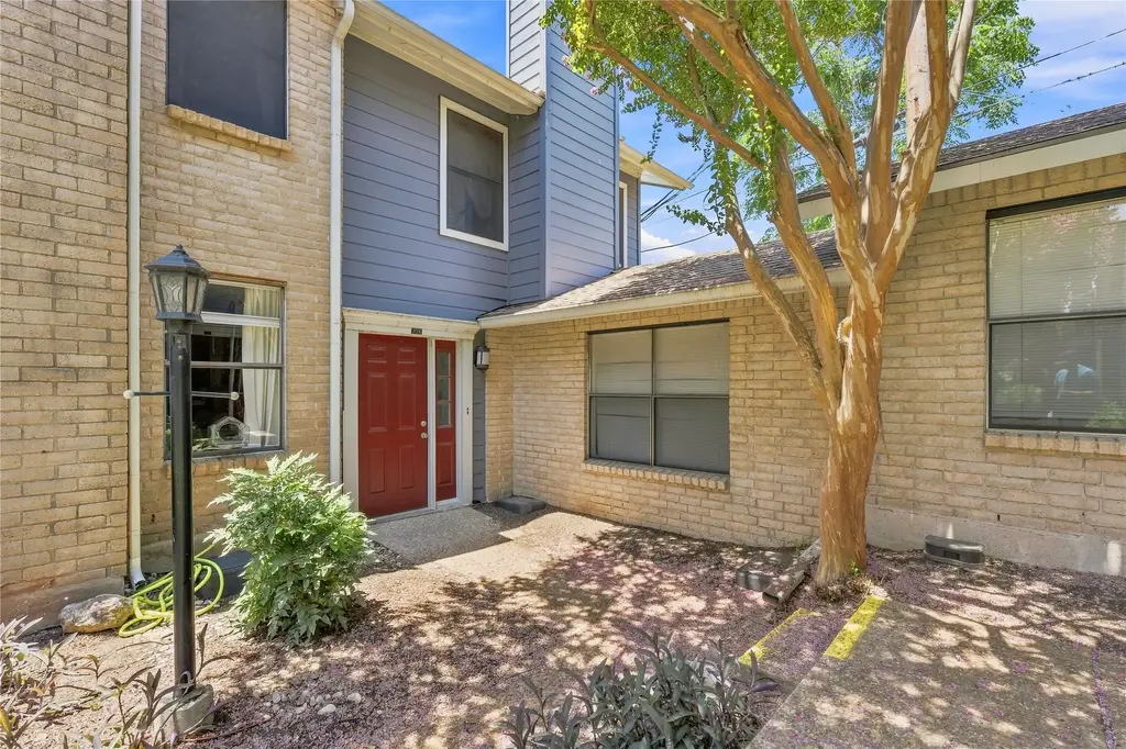818 Banister Lane, Austin