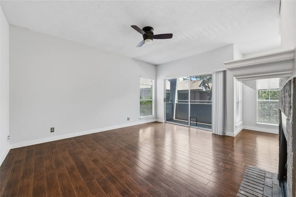 700 S 1st Street 202, Austin