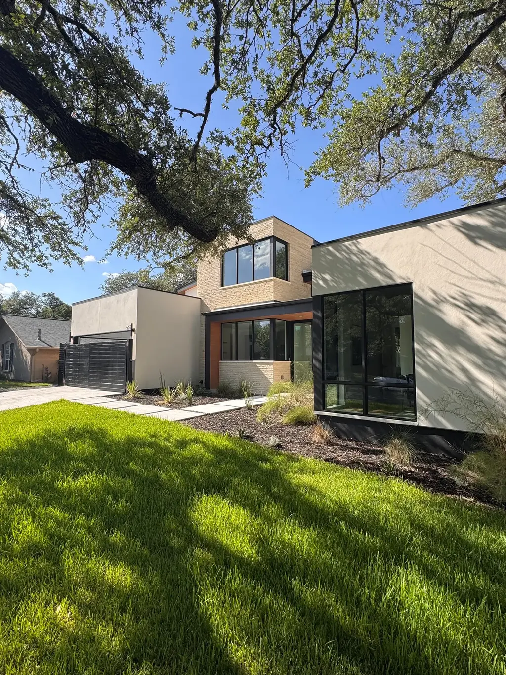 4216 Deepwoods Drive, Austin
