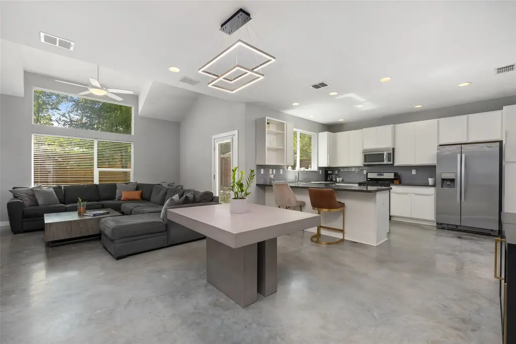 301 W. Stassney Lane #12, Austin