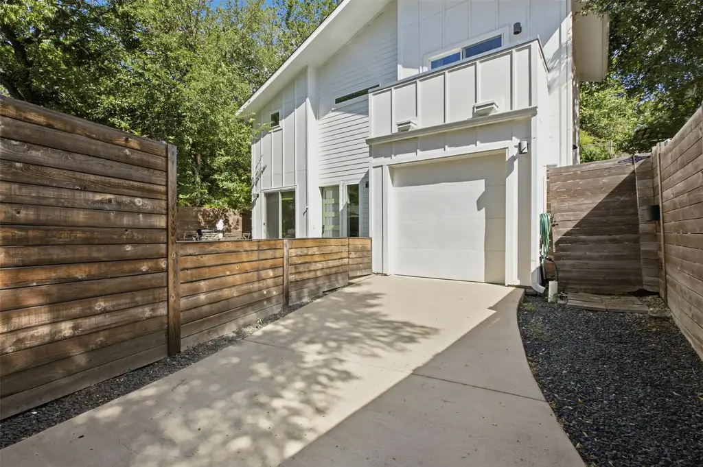 2505 E 11th Street 2, Austin