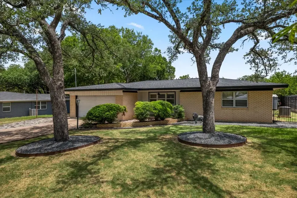 11901 Oak Trail, Austin