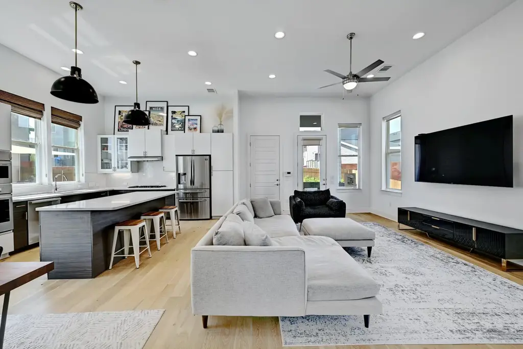 7329 Cordoba Drive, Austin