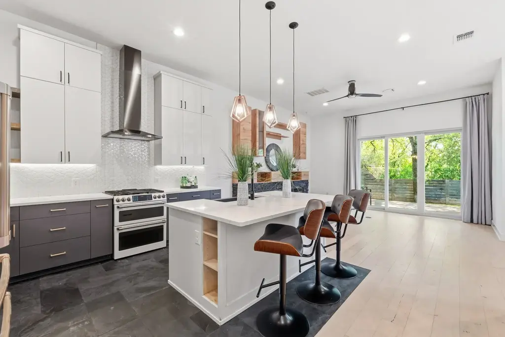 3304 E 17th Street B, Austin