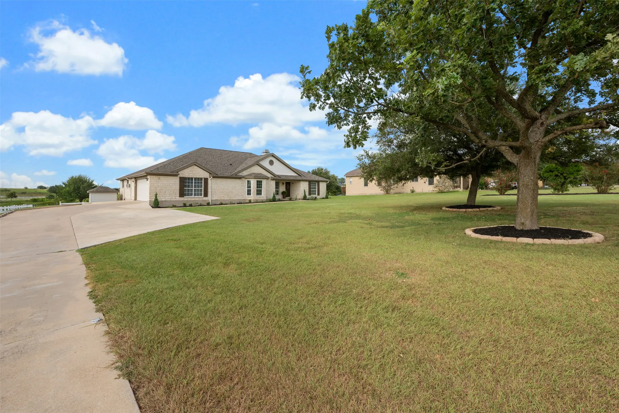 Photo of Listing #3917486