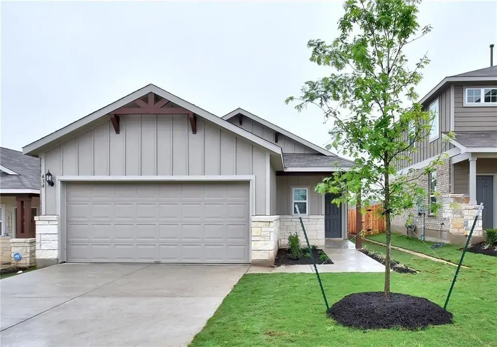 434 Eves Necklace Drive, Buda