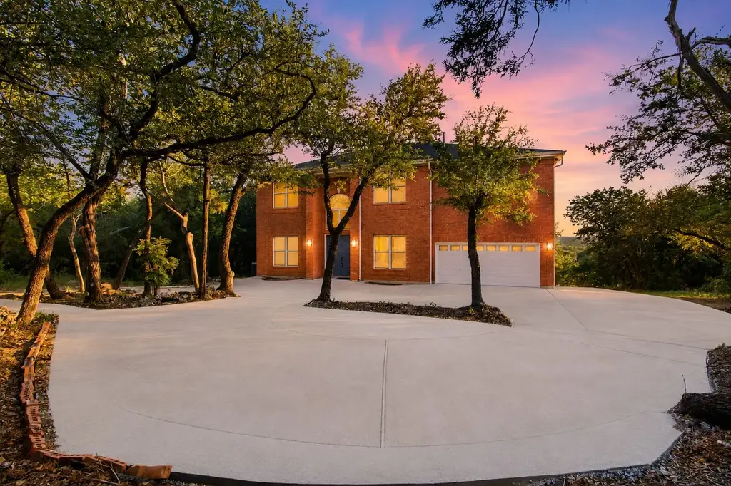 8204 Texas Plume Road, Austin