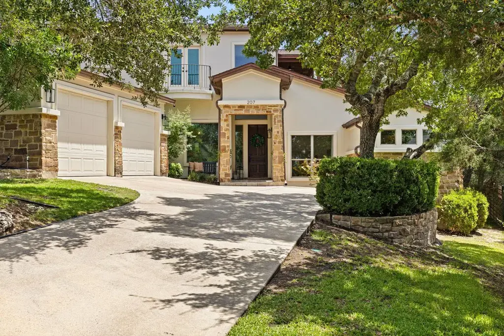 207 Spellbrook Lane, Lakeway