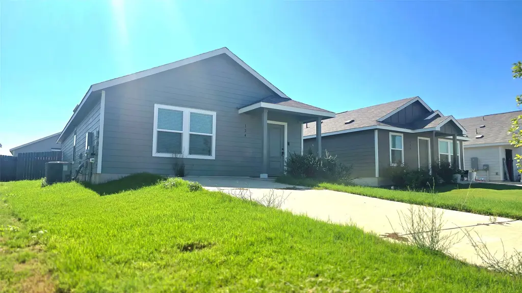 124 Hellcats Way, Jarrell