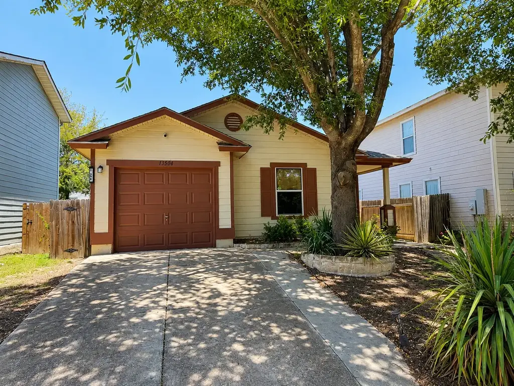 13504 Alysheba Drive, Del Valle