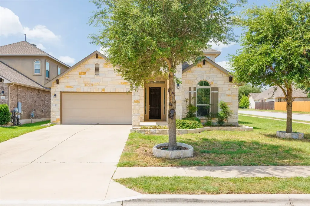 2429 Leonards Pass, Leander