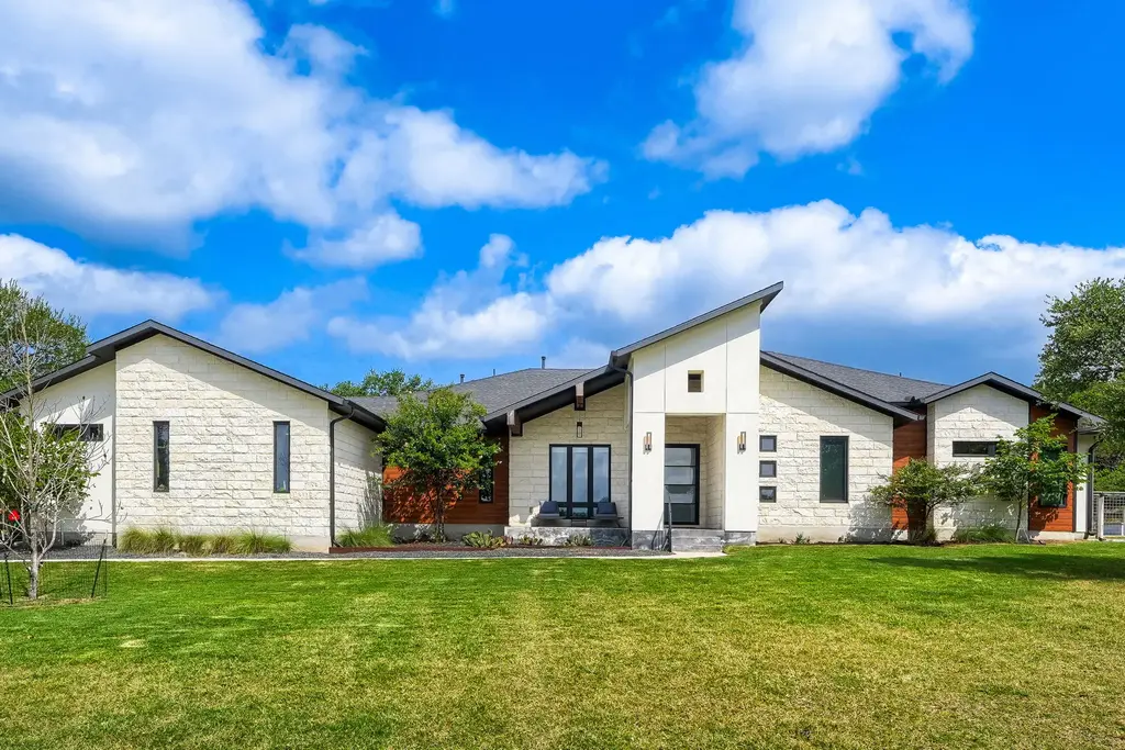 200 Quarter Horse Lane, Driftwood