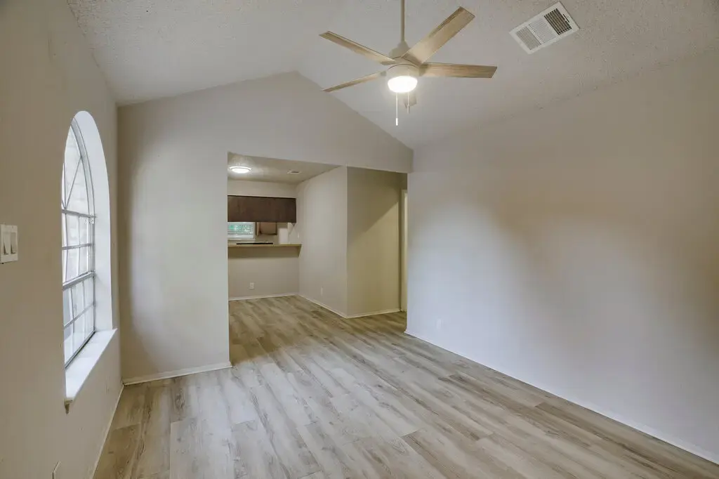 1206 Westcott Drive B, Round Rock