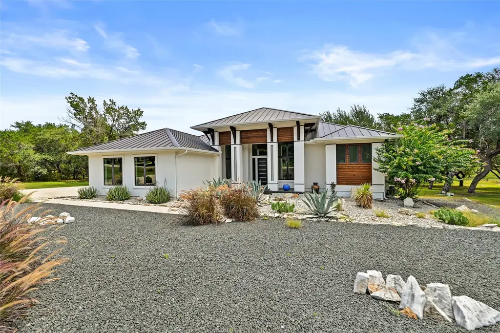 1121 Covered Bridge Drive, Driftwood