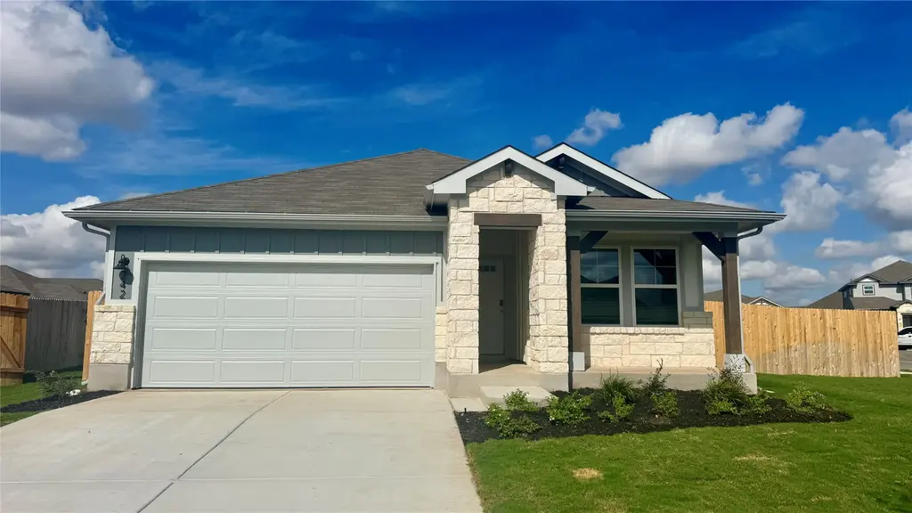 242 Red Tail Hawk Lane, Cedar Creek