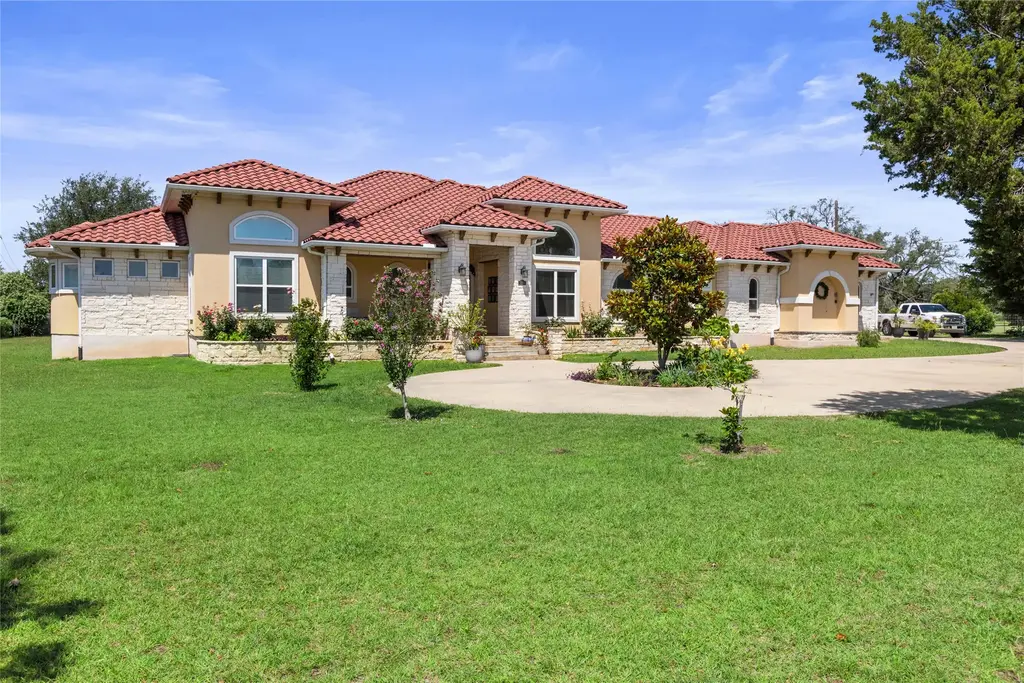 129 Lakewood Trail, Leander