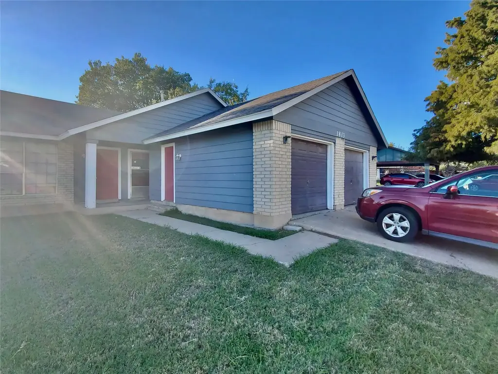 1813 Nicole Circle B, Round Rock