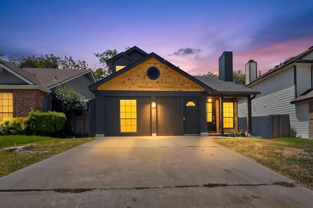 616 Smoke Signal Pass, Pflugerville