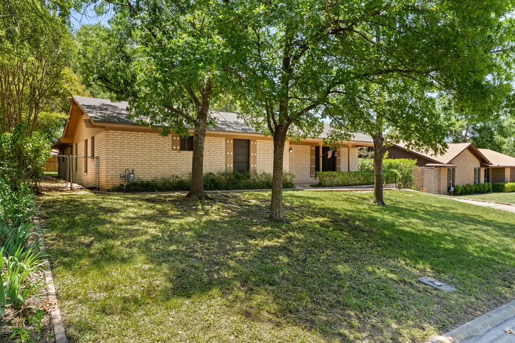 303 E 20th Avenue, Belton