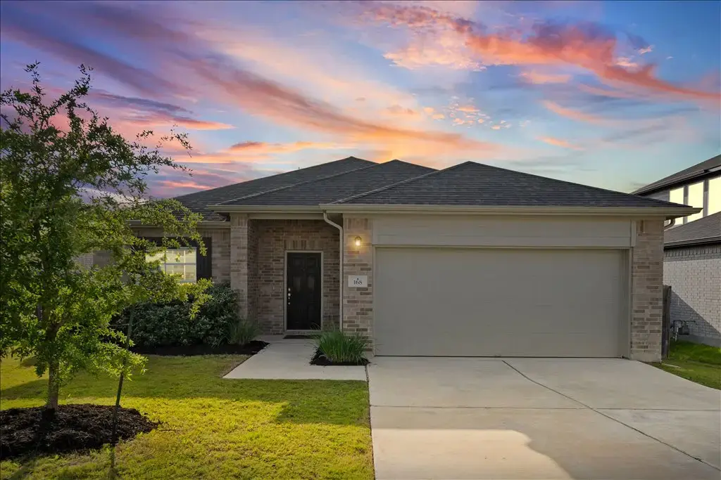 168 Ginger Street, Buda