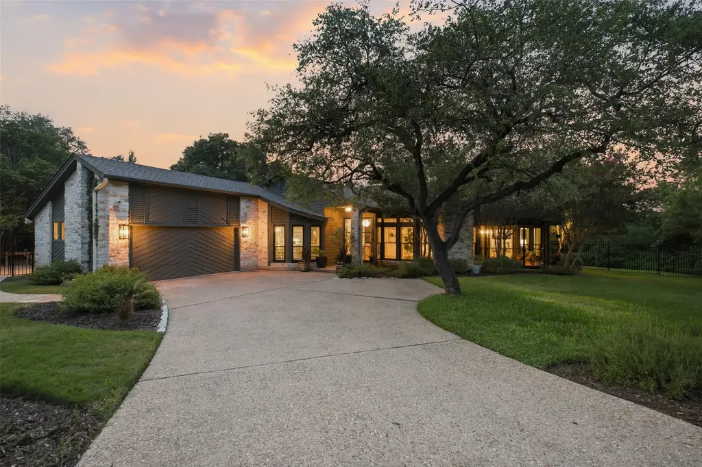 208 Phlox Drive, Lakeway