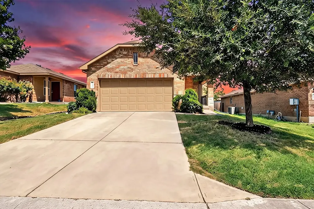 211 Pine Arbol Pass, Buda