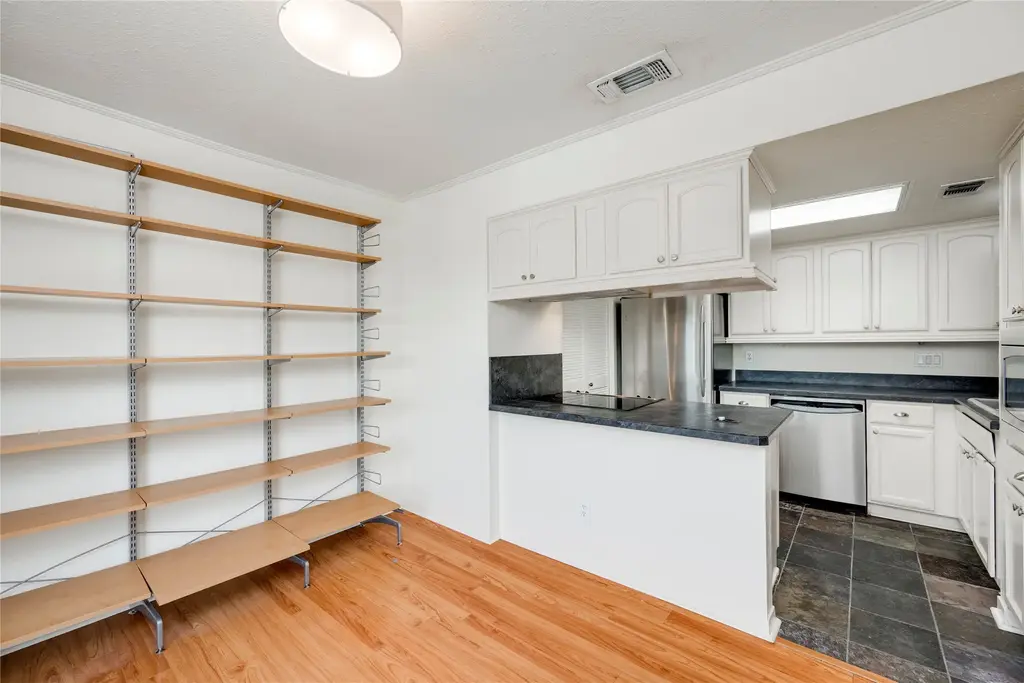 1510 W North Loop Boulevard 433, Austin