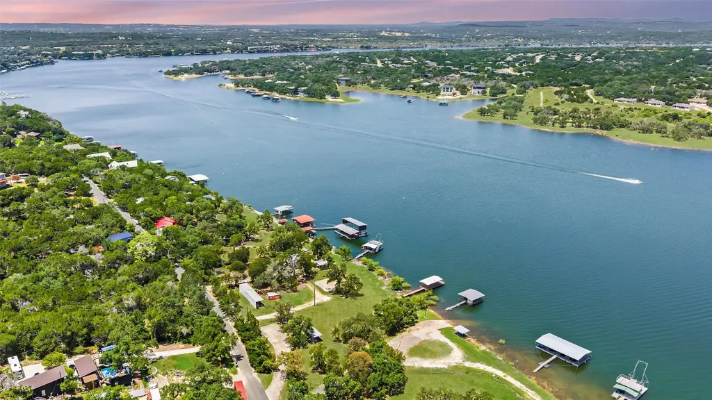 20904 W Lakeshore Drive, Spicewood