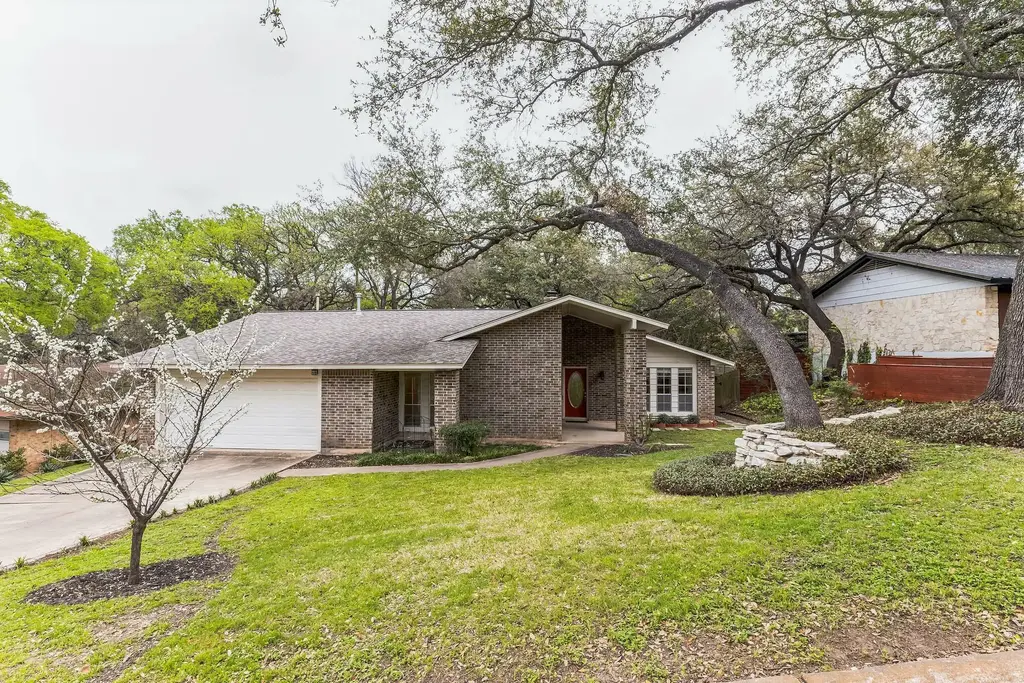 2203 Farnswood Circle, Austin