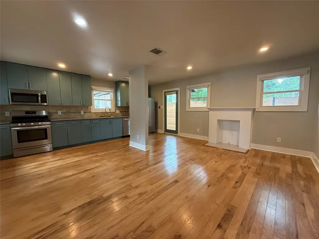 2105 Kinney Avenue B, Austin