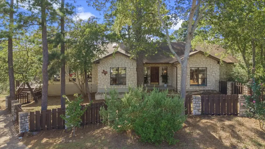 116 Lei Court, Bastrop