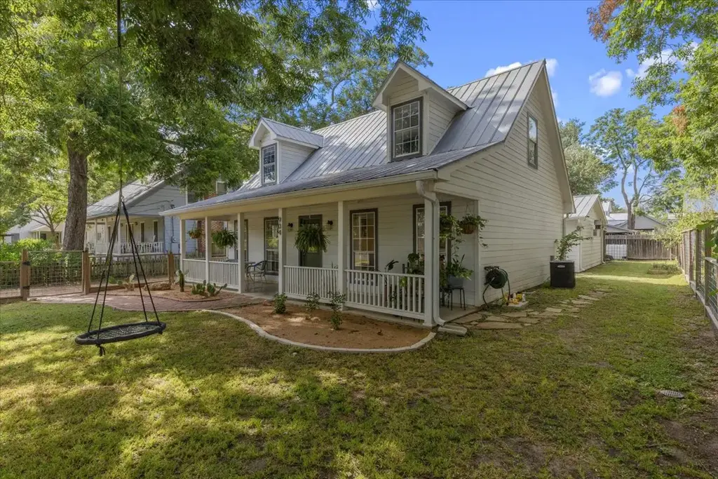 904 Spring Street, Bastrop