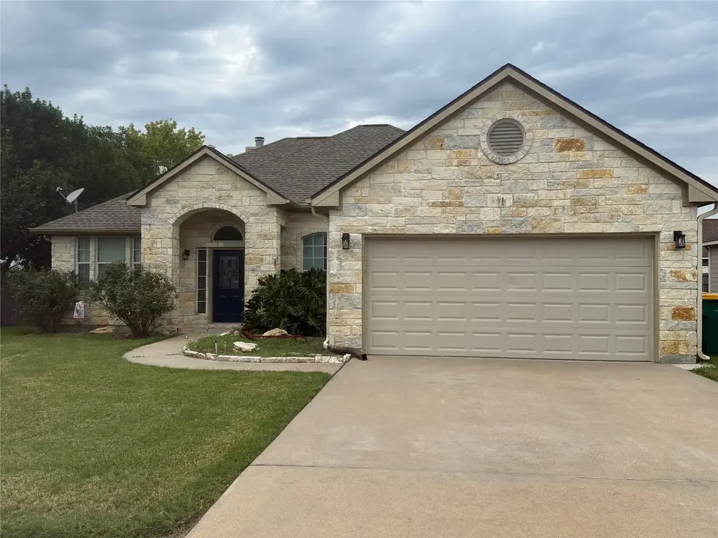 125 Rose Mayer Loop, La Grange