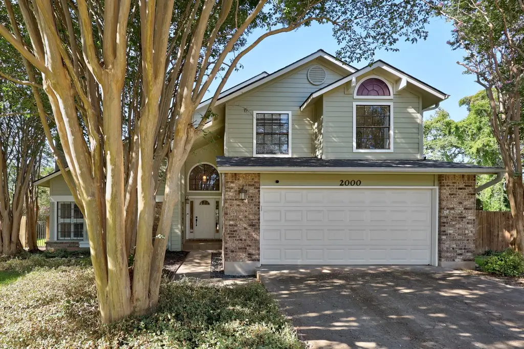 2000 Woods Cove, Round Rock